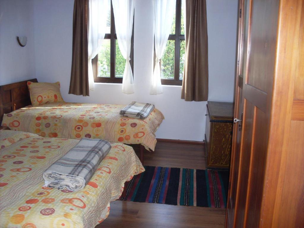 Цуцова Къща Hotel Калофер Стая снимка