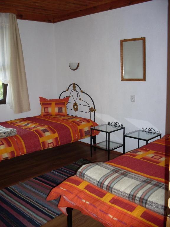 Цуцова Къща Hotel Калофер Стая снимка